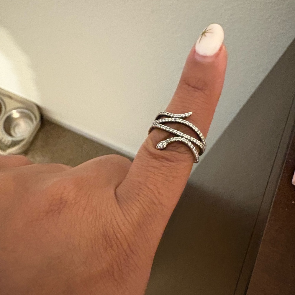 Pandora snake ring